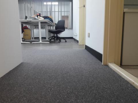 騰林室內裝潢 - 360和平東路三段，商空PVC木紋地磚&方塊毯接案實品2