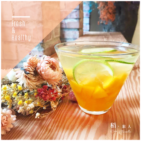 Joanne Lin Illustrator - 臉書粉絲專頁視覺規劃，
提供整體調性經營。
以及產品視覺化設計。
