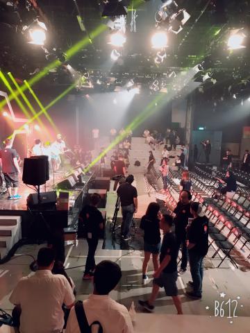 王昱麒 - 上電視表演