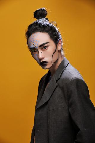 許文駿 - 彩妝模特兒
