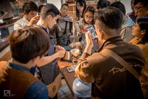 英華國際影像團隊 - 商業活動紀錄，每場商業活動，透過網路的商業行為，都須更需要讓消費者能信任，而商業活動的紀錄內容就更加的重要，不只是要拍得好，還需要符合自己的個性。