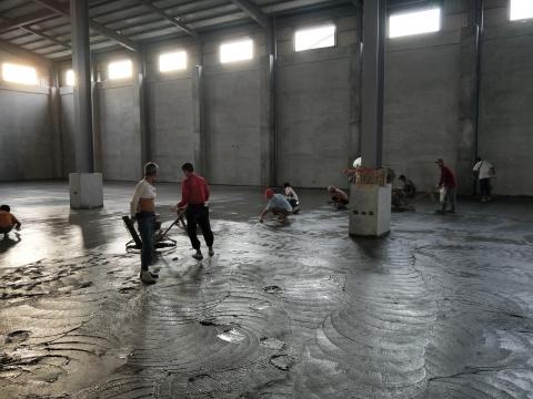 曹智凱 - 金剛砂地坪粉光