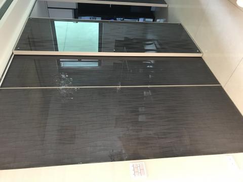 楊亦砆 - 夾紗玻璃