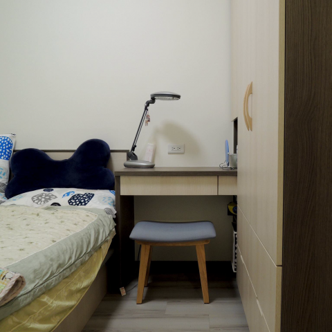 10_設計生活美學 - 簡易化妝桌