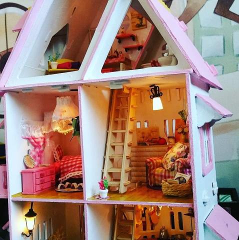  - 三層粉色洋房模型屋