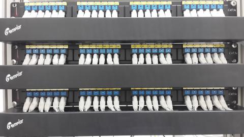 PRO工具人 - 工程案例(三)-機房網路跳線整線 PRO工具人 - 工程案例(三)-機房網路跳線整線