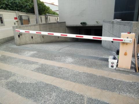 晶品數位科技 - 大樓車道管制