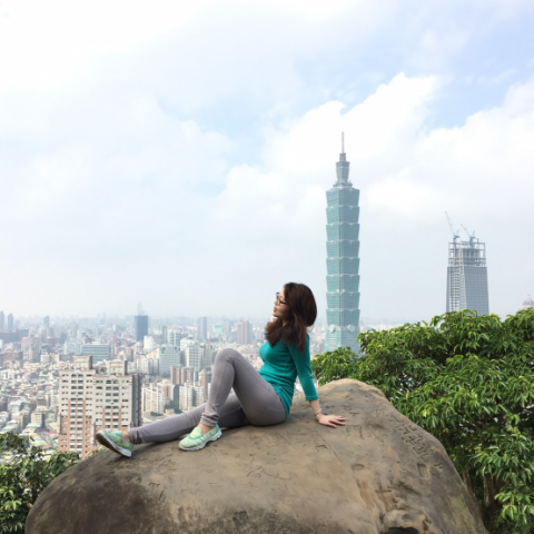 提供工作內容服務的專家曾郁文