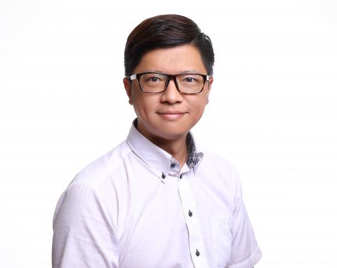 黃禮宏 - 黃禮宏  六年級末段班

喜歡人，擅長從觀察、聆聽、與回應中學習。

職涯跨足社福、服務、文化、製造、醫療產業。

熱衷於把事情變得有效又有趣。