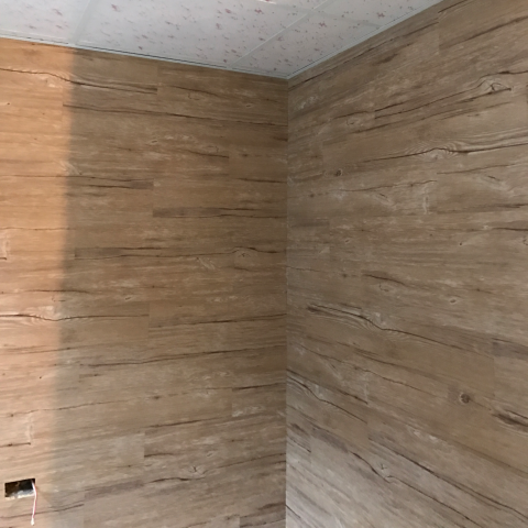 展睿工程行 - 塑膠地板上牆