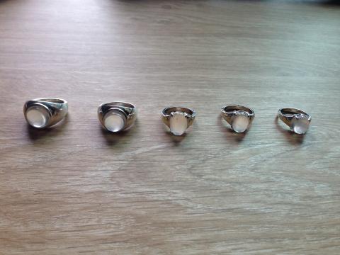 Attract Studio - 訂製
依照您的想法，運用3D建模來設計產品，溝通完後鑄造完成。