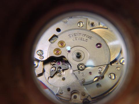 鐘錶維修技師賴紳鴻 - 精工錶SEIKO 4S15