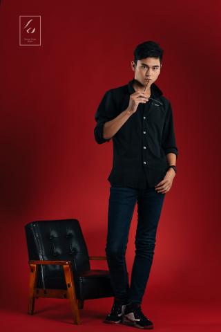 莊家瑋 - 這是幫一個專業的模特團隊拍攝MD卡的範例, 相同的燈位, 不同的光比打造不同氛圍感