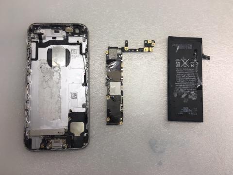 捷迅iPhone維修 - iPhone手機或是產品就在無預警的情況下浸水而不知？

關心愛機 保護愛機，才能使用長長久久～