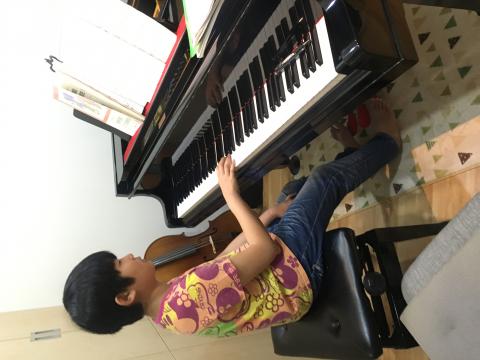 ChiehYing 鋼琴老師 - 