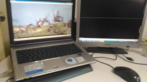 吳清淵 - 一台PC連接二台螢幕但同時顯示不同畫面(左邊為Video, 右邊為音樂)