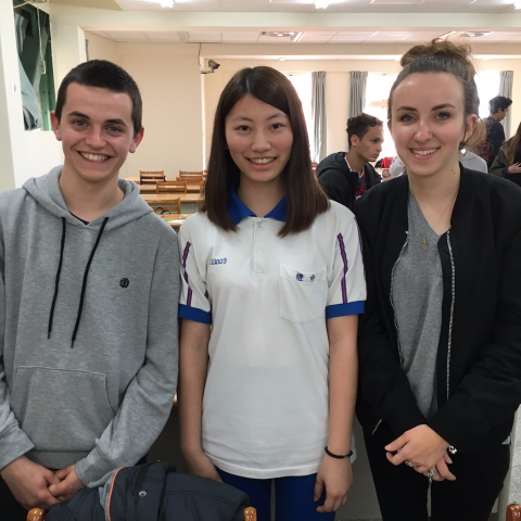 吳驊庭 - 高中時班級擔任法國學生交流的接待