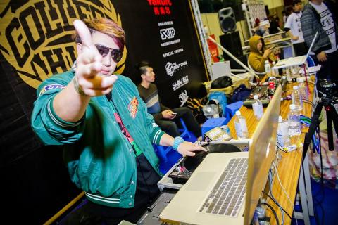 黃杰 - COLLEHE HIGH 
全國大專院校大賽DJ