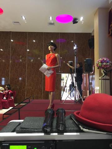 艾麗絲 - 婚禮主持