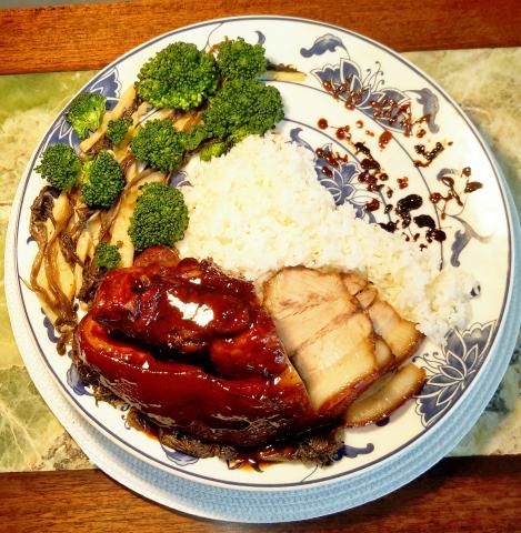 可維工作室 - 東坡肉飯
台灣山水遇東坡
(2015年烹飪比賽作品_台東篇)