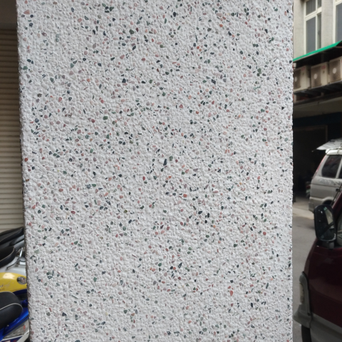 盧政佑 - 白，紅，青配色
