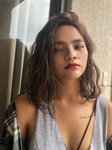 Mika - 真的是底片殺手來著！   正翻了～ ???

歐美感的 挑染線條  /  霧感杏仁色 
 
強烈的線條感呈現 ，是性感、具個人風格女孩的最愛❤️❤️❤️
層次分明的挑染線條 ，隨著風的搖擺。 更為性感迷人！
叫人怎麼不愛呢？！
MIKA Llne ID➡mikasetting 
Multi salon 地址➡台中市一中街138-31號
預約電話➡04-22254353