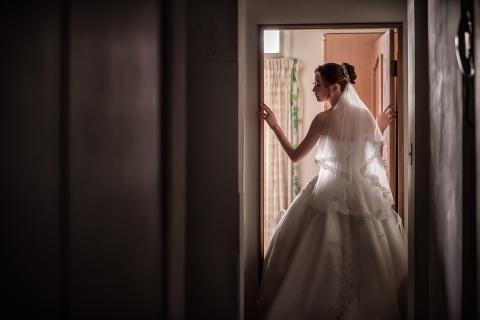 黑本。影像設計 - [婚禮紀錄]
數百場之拍攝經驗，精確掌握流程，並擅長運用光線，捕捉每一個重要的畫面。