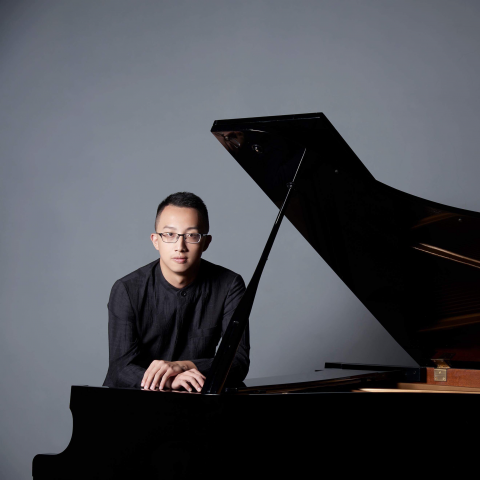 提供翻譯公司taipei服務的專家Johnson