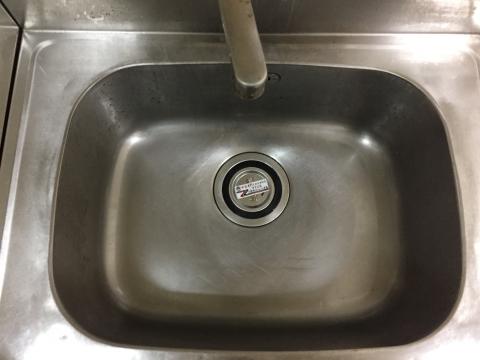 阿國清潔企業社 昊駿工程行 - 廚房是最多油垢的地方，也是最難清理，《阿國清潔企業》不但把30幾年的老舊廚房積了不少油垢，通通去除，就像新的房子一樣。