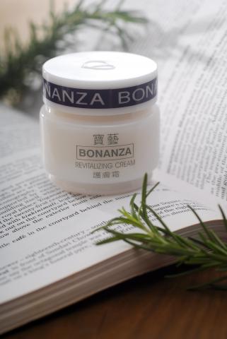 沛絨設計 - 產品&DM設計