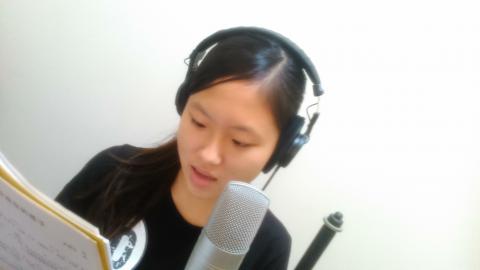 燕子音樂花園 - Cindy 錄制自彈自唱的人聲部份