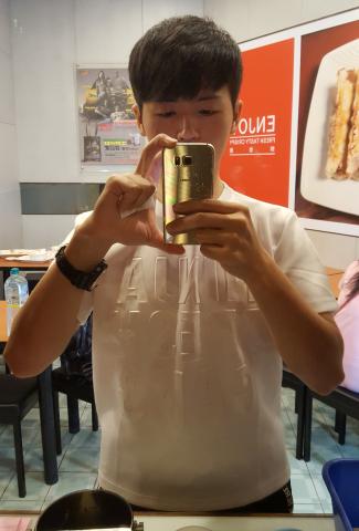 廖建威 - 在苗栗一間髮廊剛剪完頭髮，比起台中、台北，實在太划算～