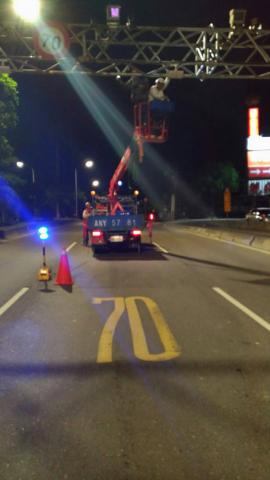 明德水電吊卡車工程 - 保養攝影機及油漆修補