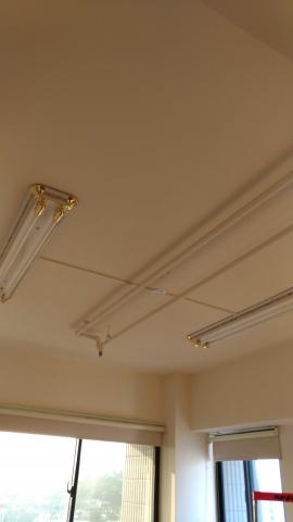 凱圳 - 住宅吸頂T8LED雙管燈座安裝。