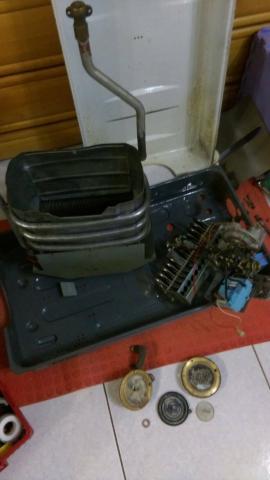 百工職人企業社 - 瓦斯熱水器因為管路結構問題導致忽冷忽熱,經本公司專業人員每個零件細細清潔後熱水氣效能如新省水又省瓦斯