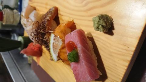 魏先生 - 創意握壽司