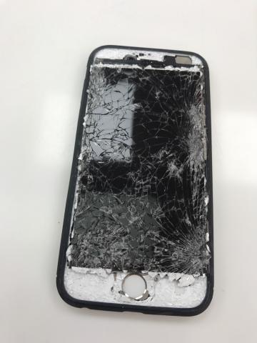  Pie Apple - 專業 iPhone 到府、外約維修 - 車子輾壓數次後