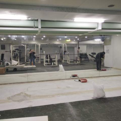 端俞綜合工程延攬行 - 案件: 社區俱樂部地毯及鏡面更新工程