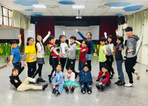 狂響踢踏 - 東山國小-踢踏表演隊