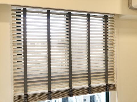 窗簾塑膠地板SPC卡扣 - 木百葉