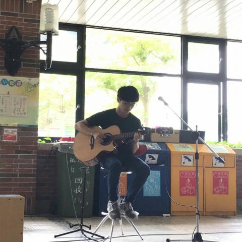 邱詠芃 - 月表演