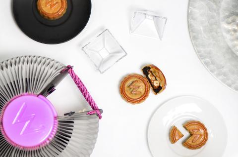 樂序文創有限公司 - W Hotel 月餅紀念包裝及禮品設計(2016)