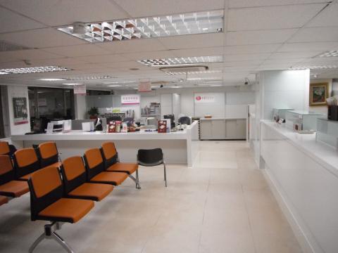 薌意室內裝修設計有限公司 - 台灣銀行忠孝分行二樓服務櫃台與理財服務裝修工程