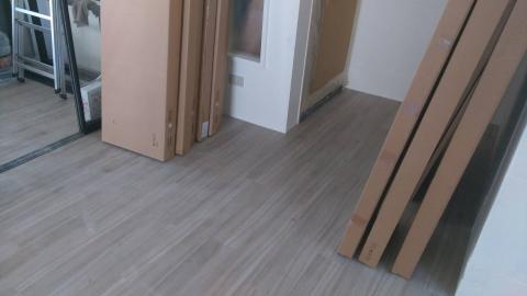 永祿地板工程 - 大家好  我是一名pvc塑膠地板工程的師傅 至於經驗有七年以上  希望能為你服務到最好 價錢公道 做事細心 該用甚麼方式施工就用甚麼方式 施工 絕不偷工減料 讓你有舒適環境 也讓你滿意 