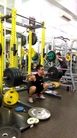 劉乃中 - 背蹲舉130kg