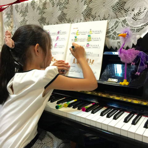 莉莉音樂藝術 - 要學好鋼琴，除了基本的手型、觸鍵，樂理也很重要唷