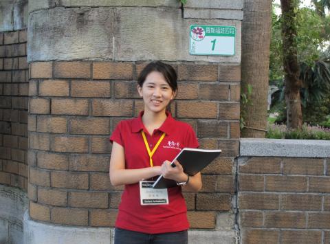 張綾 - 台大學生大使student ambassador，擁有豐富經驗接待國際貴賓、參與國際論壇、擔任英語口譯職務。