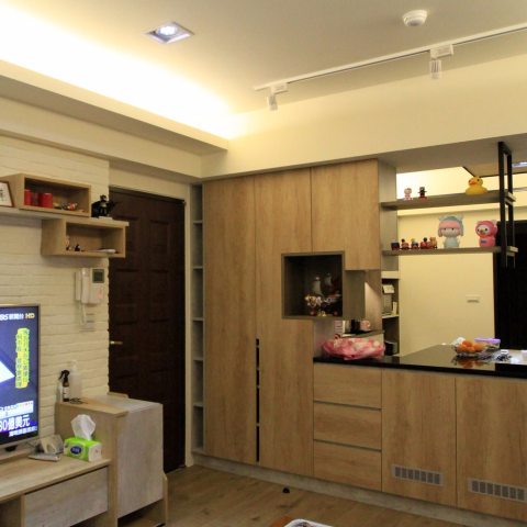 辰作 空間設計 - 作品5號  新莊-舊翻新  輕工業
本案由本人於前公司任職時全權專案負責 
此案為年輕夫妻 以清水模板為主的設計 搭配木紋磚與較為粗曠的木紋
營造出輕工業風的設計感