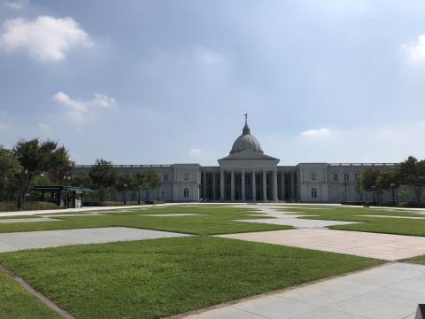 里奧-車驛站專業駕駛 - 帶客旅遊-台南奇美博物館