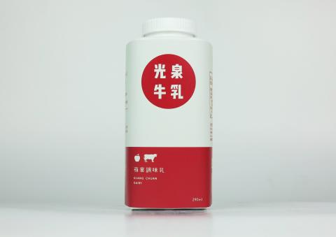 KUN'S  DESIGN - 1.	光泉牛乳在國人心目中一直有著不可取代的地位，整體設計上運用早期台灣的色彩及文字風格，結合現代簡單的文字和設計，表達出光泉老品牌的信任與品質以及擁有活力的設計新生命。